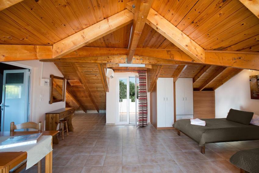 Theros Retreat Spartia  Exterior photo