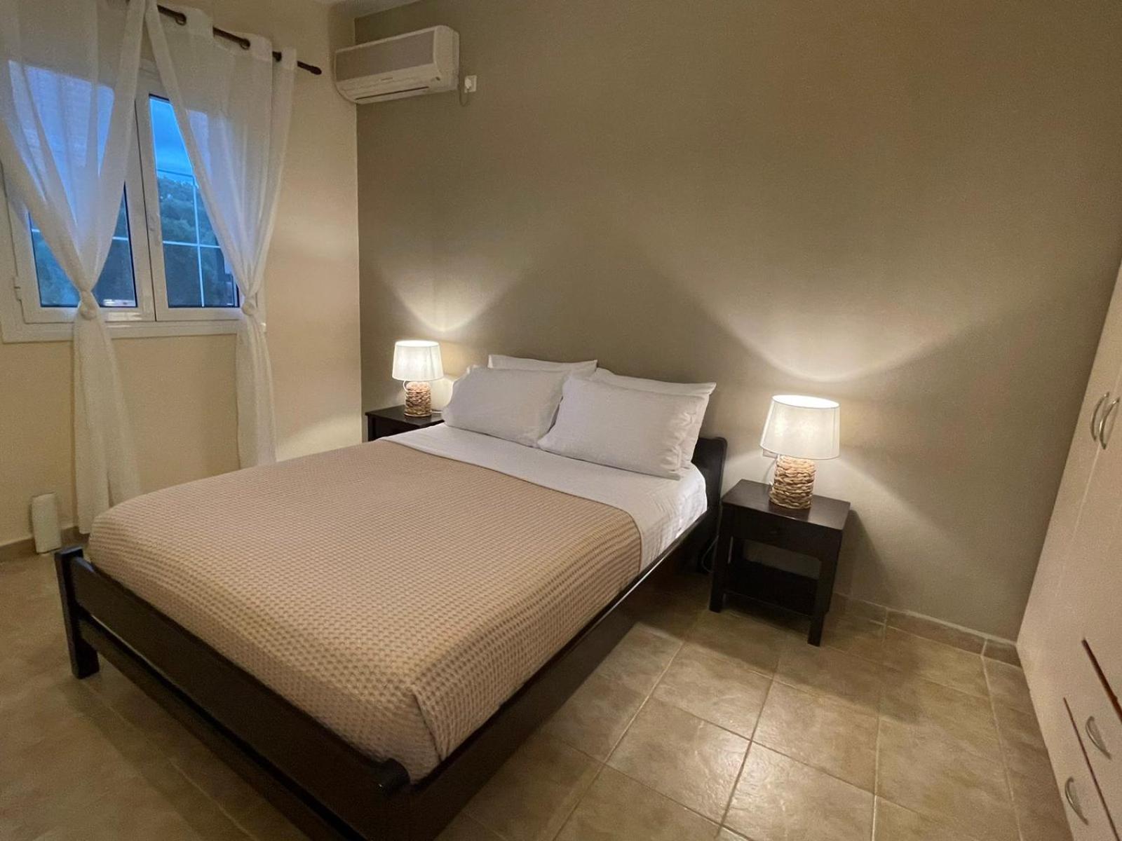Theros Retreat Spartia  Room photo