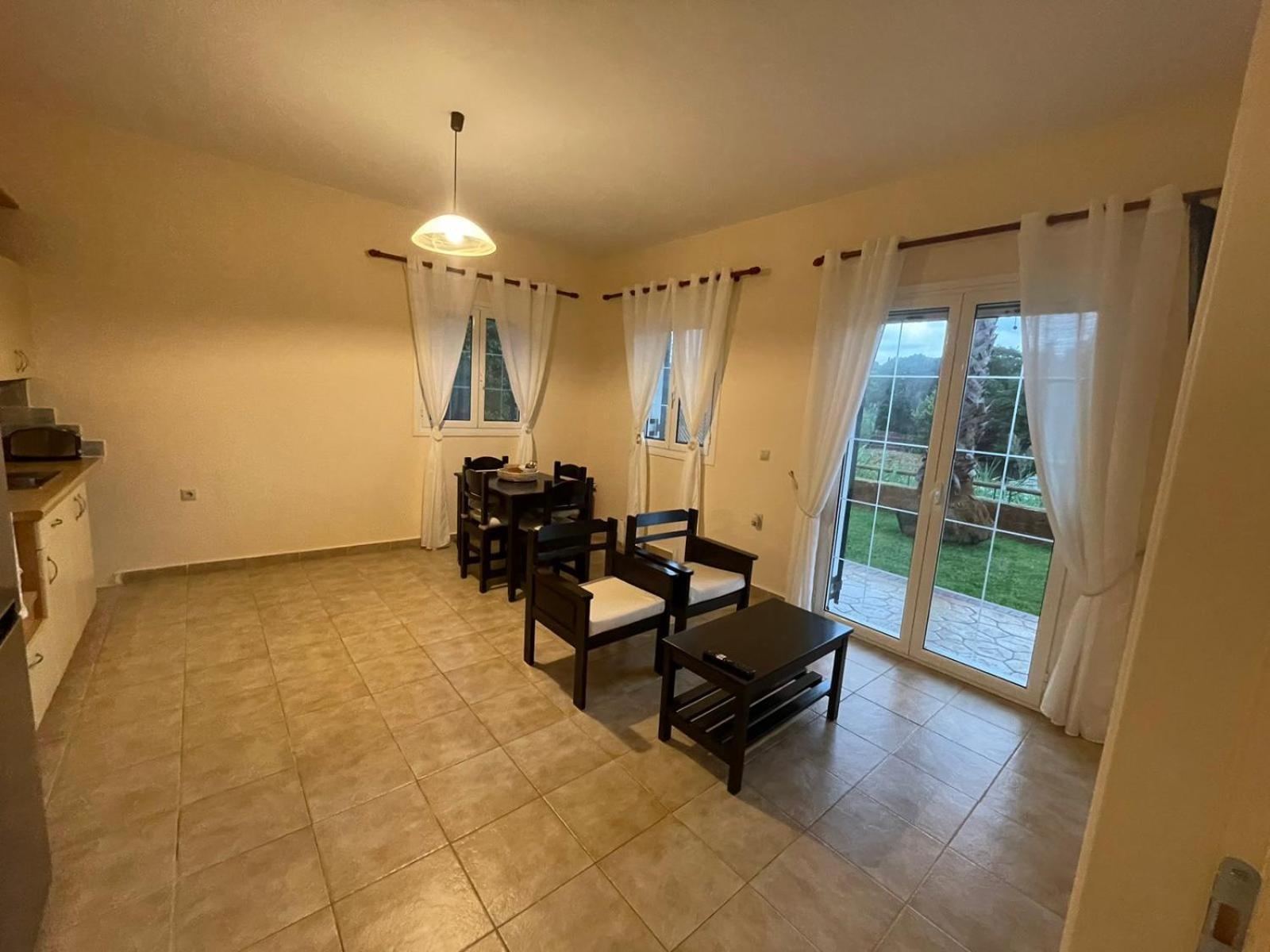 Theros Retreat Spartia  Room photo
